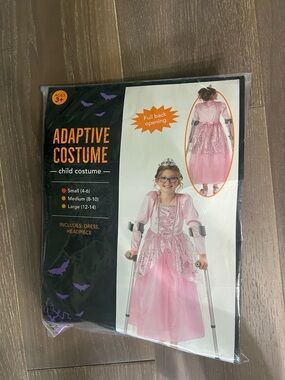 Seasons adaptive princess child costume. NWT small 4-6(38)